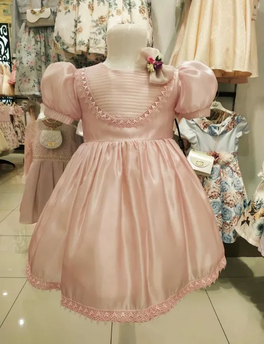 فستان رسمي مميز باللون الزهري/يميل للبنفسجي