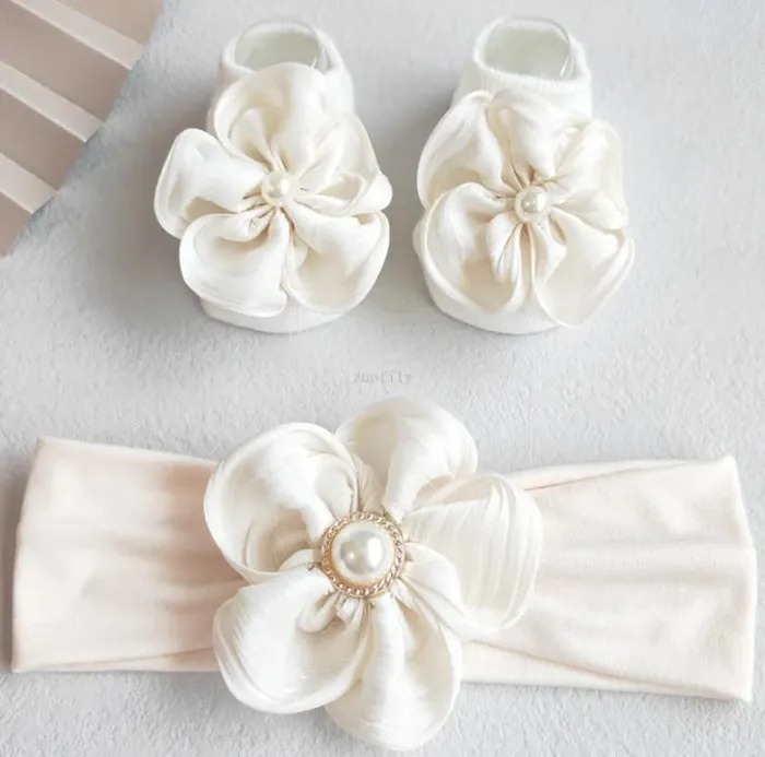 طقم جرابات وربطه للبيبي الوان مميزة