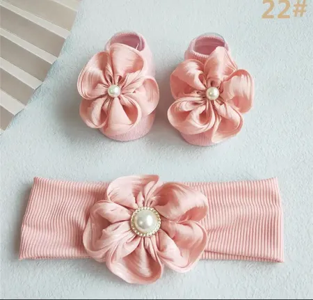 طقم جرابات وربطه للبيبي الوان مميزة