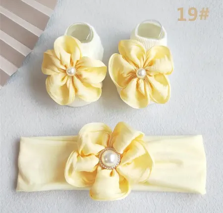 طقم جرابات وربطه للبيبي الوان مميزة