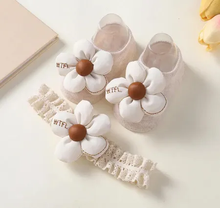 طقم جرابات وربطه للبيبي الوان مميزة