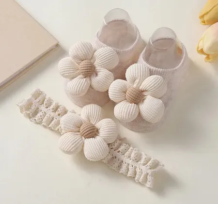 طقم جرابات وربطه للبيبي الوان مميزة