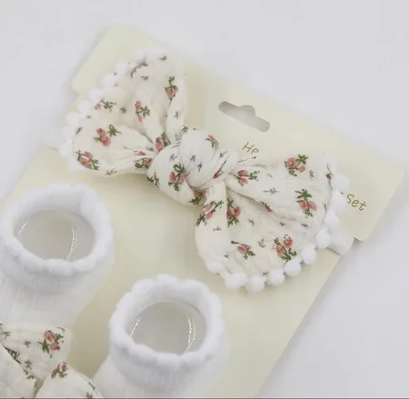 طقم جرابات وربطه للبيبي الوان مميزة