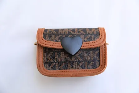 Mickel kors-شنطه بناتيه