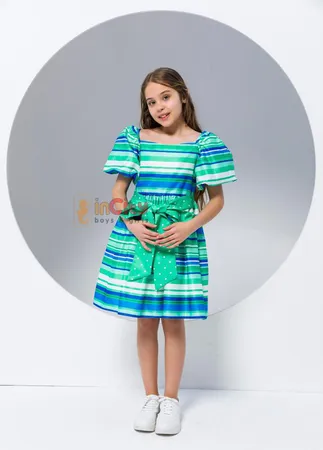 فستان بالوان الاخضر والازرق  تفصيل مميز راقي وعصري