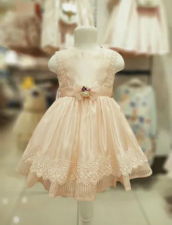 فستان رسمي مميز باللون الزهري