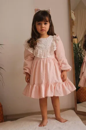 فستان ربيعي مميز من عدة طبقات